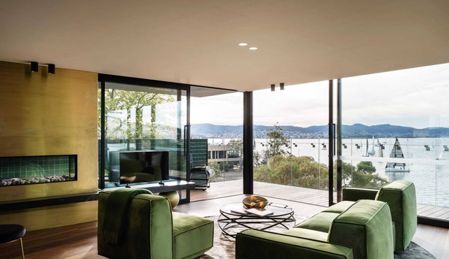 'Sydney' - Waterfront penthouse in Battery Point