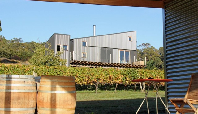 Tamar Valley Vineyard Retreat
