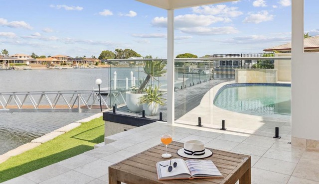 Tecoma 3 - Most Popular Waterfront with Private Pontoon - Holiday Yamba