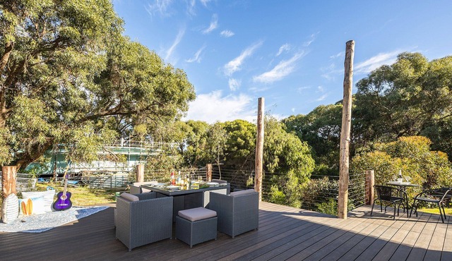 The Deck - Relax and unwind