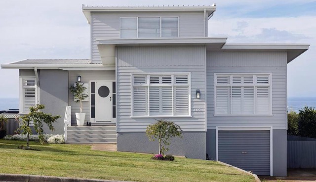 'The Light-House' Entire Home with Coastal Views