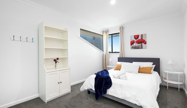 The Monaco Mansion Dianella - Sepal Stay