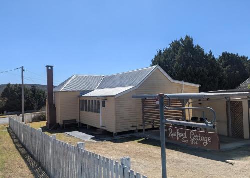 The Radford Couples Cottage Heart of Stanthorpe