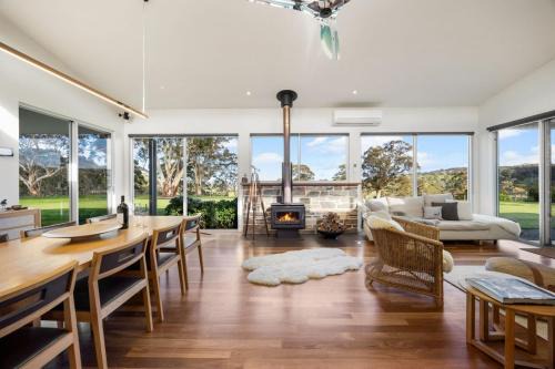 The Sanctuary - Ocean View Farm with Outdoor Spa