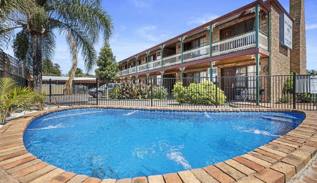 The Settlement Historic Hotel