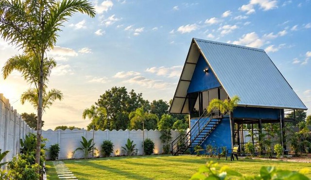 The taara lake view resort in Hyderabad