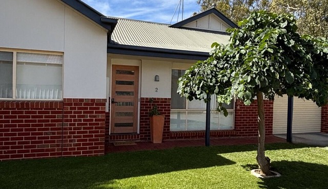 The Terrace. Bright & Comfortable 2BR Unit - Prime Echuca Location