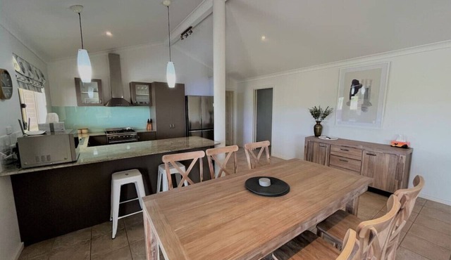 The Willow, West Beach