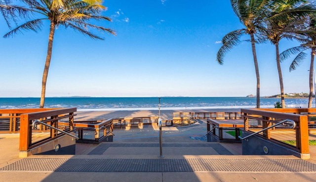 This beautiful unit is in the heart of Yeppoon