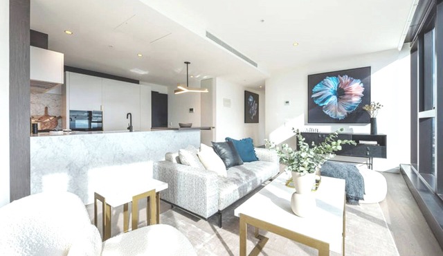 Top CBD Skyline Luxury 3 Beds, 2 Baths Free Parking