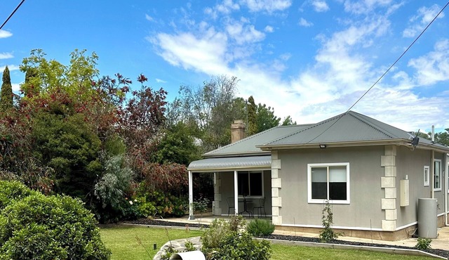 Trail Side Cottage