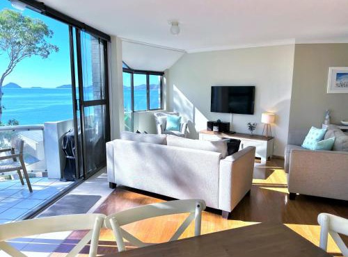 Tranquil Escape - Koala Hotspot - 2 Bed 2 Bath Apt Spectacular Sea Views