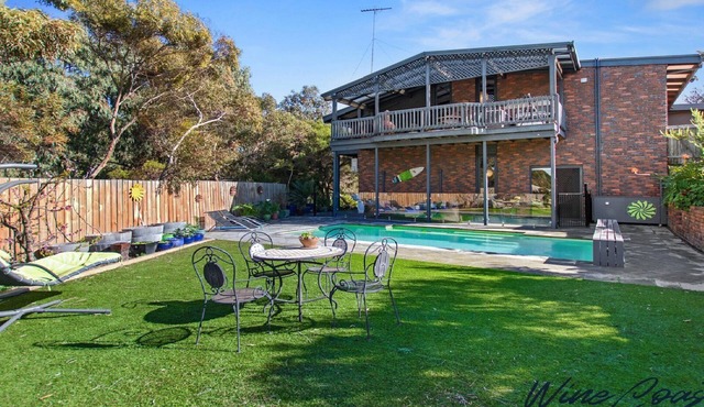 Treehaven by Wine Coast Holiday Rentals