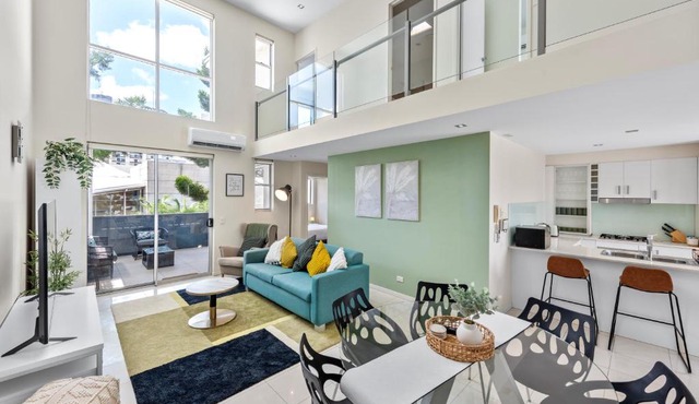 Two-Level 3BR Apt with Rooftop Balcony & 2 Car Parks