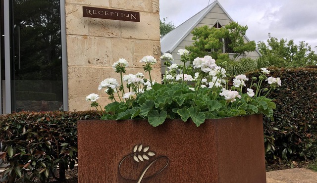 Ultimate luxury for 2 in a self contained limestone villa with hot spa