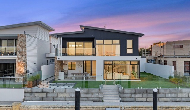 Ultimate luxury on the canal