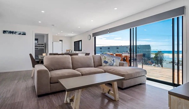 Unit 2 - Stunning Views - Scamander Lifestyle!