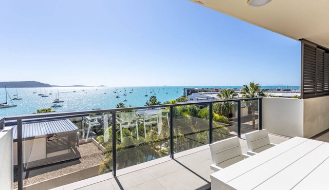 Unit 80 3 B/R Lux Ocean View