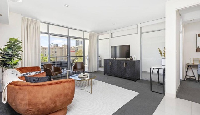 Urban Elegance 3bdrm CATBus PerthCBD,WACA,Optus