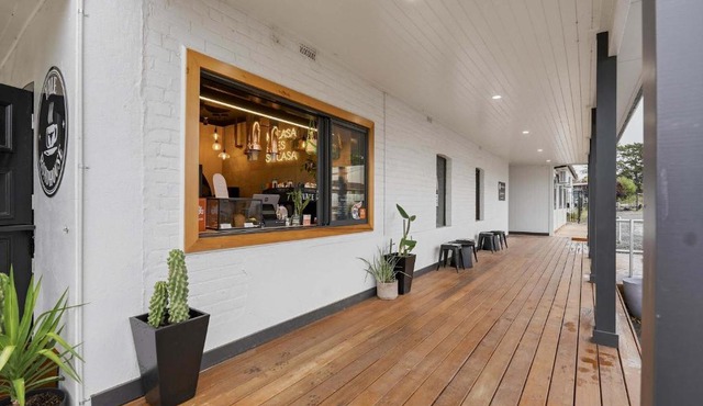 Vale Road Studio Three - Coffee at your doorstep