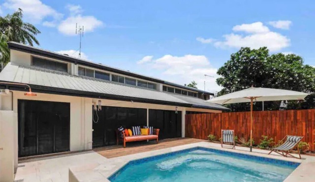 Villa with Private Pool!