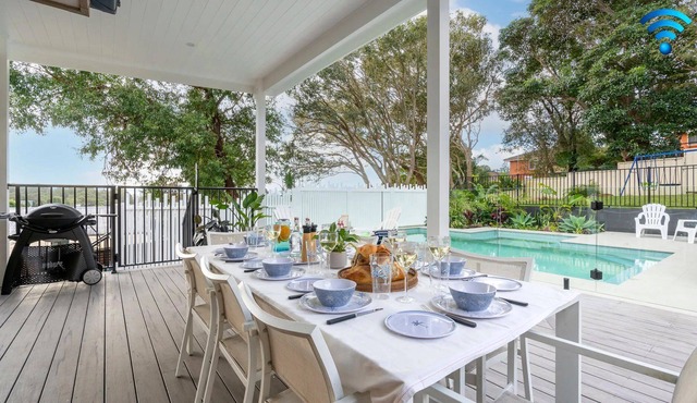 Village Hideaway – private family or group oasis with swimming pool, walk to beach & amenities