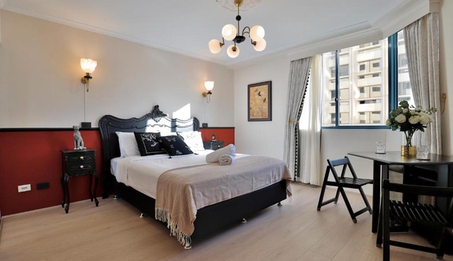 Vintage Charm 3BR Abode - Views丨 Parking丨Gym丨 Pool