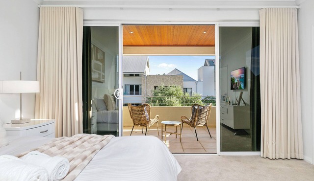 Walk to Beach Coastal Home in Coogee