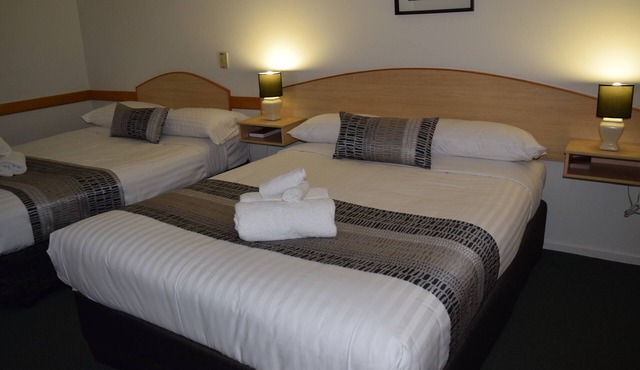 Warwick Vines Motel