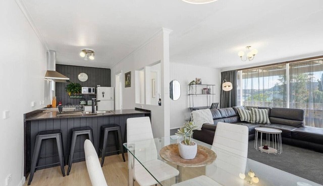 Waterfront Charm – Cozy 3BR Retreat