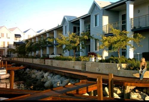 Waterfront Hideaway with Pool, Spa & BBQ Area jetty available