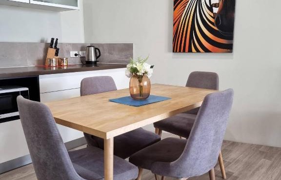 Waverley apartment D-one bedroom wifi available