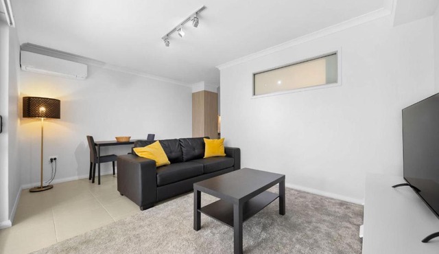 Waves Wine & a Warm Welcome 1BR by the Sea