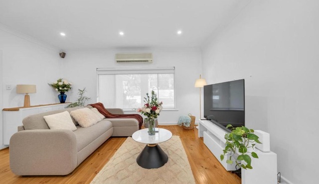 Whispering Grace 6BR and Granny Flat