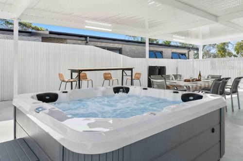 White Haven - 4 Min Walk to Beach & Spa