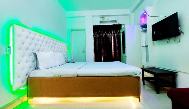 White Rose Suites Ltd