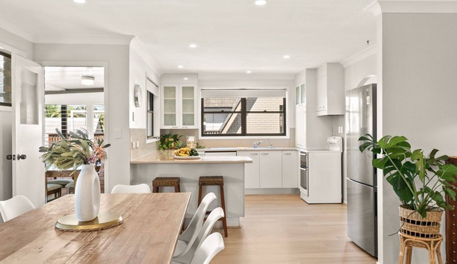 Wirraway - Generous pet friendly family home of Southside