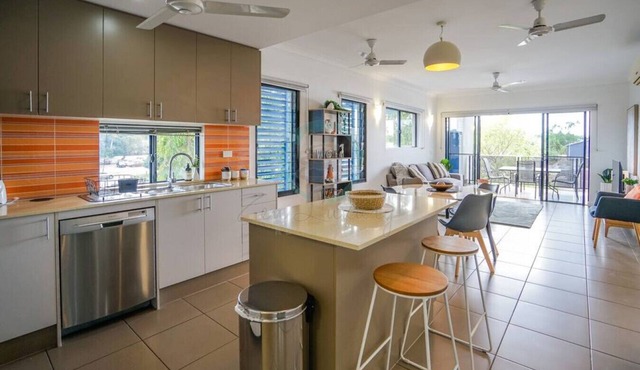 ZEN NOMAD - 2BR Nightcliff Apartment