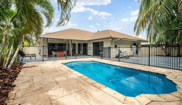 Zen Orient ~ Luxurious 4BR Oasis with Private Pool