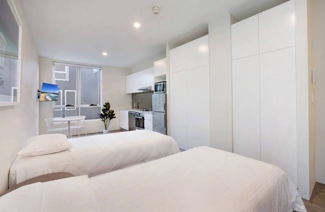 BONDI BEACH STUDIOS: VII