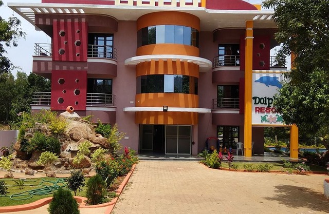 Dolphin Resort 