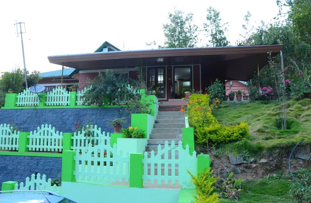 Familycare Homestay 