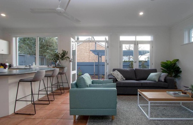 One Bedroom Cottage Close To Adelaide CBD