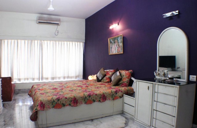 Upscale Apartment in Posh Alipore Area