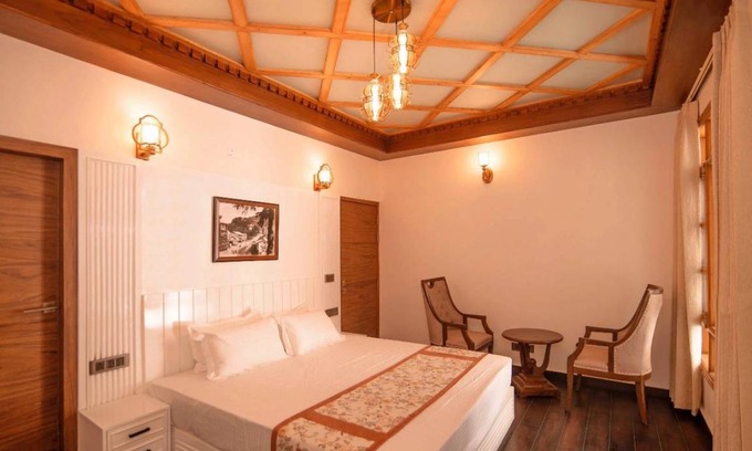 Sanjauli Apartment | 120 m² Apartment ∙ 8 bedrooms ∙ 16 guests