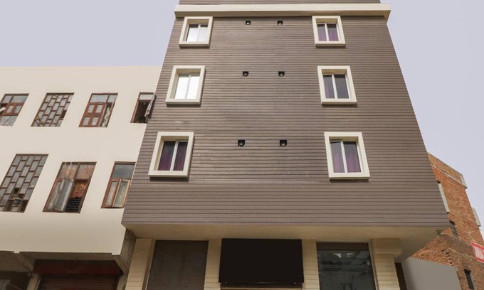 Mahipalpur Extension Hotel | 14 m² Hotel ∙ 3 guests