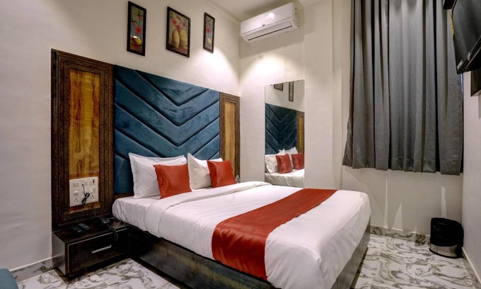 Girgaon Hotel | 15 m² Hotel ∙ 3 guests