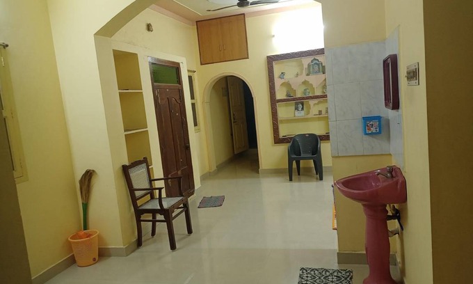 Tiruvannamalai Apartment | 150 m² Apartment ∙ 3 bedrooms ∙ 12 guests