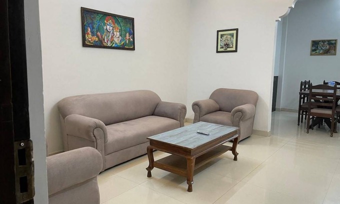Jabalpur House | 150 m² House ∙ 8 guests