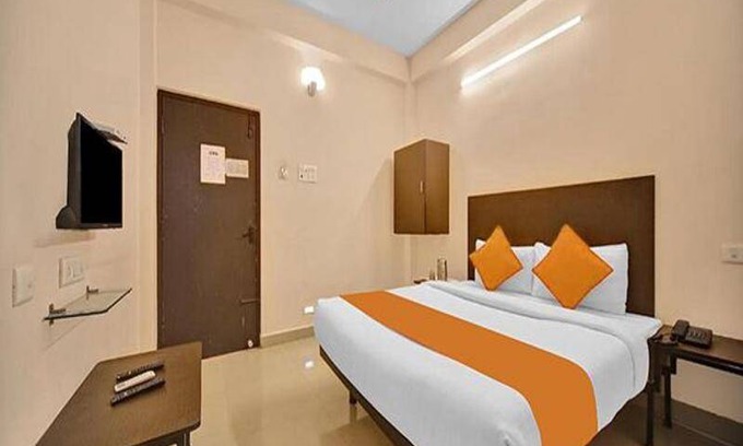 Nanganallur Hotel | 150 m² Hotel ∙ 2 guests